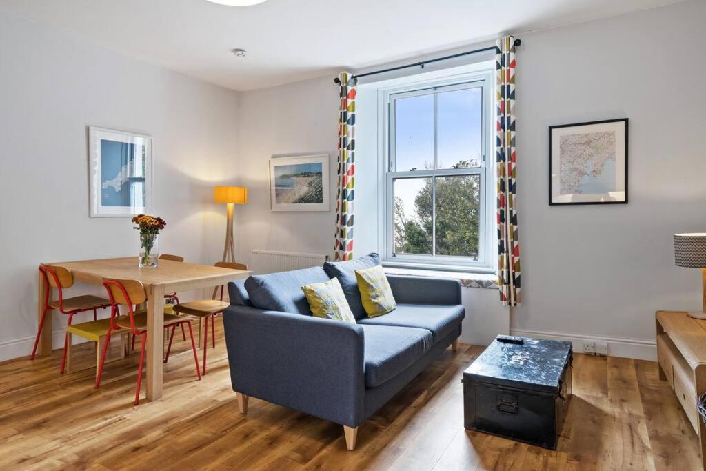 Pendennis - Bright Victorian Flat, Sea Views & Close To Beach Falmouth Exterior photo