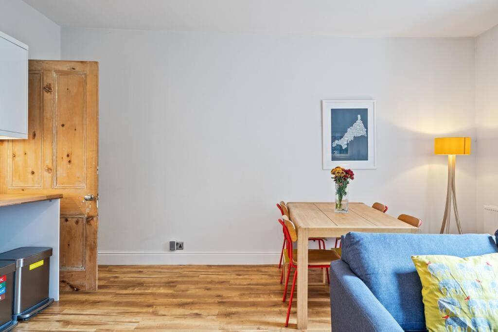 Pendennis - Bright Victorian Flat, Sea Views & Close To Beach Falmouth Exterior photo